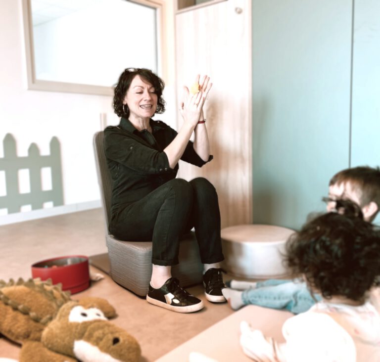 Directrice de la crèche des Aventuriers en herbe